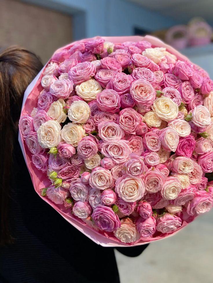 ConverSaneXusium workshop space where corporate flower arrangements are designed and prepared for business delivery